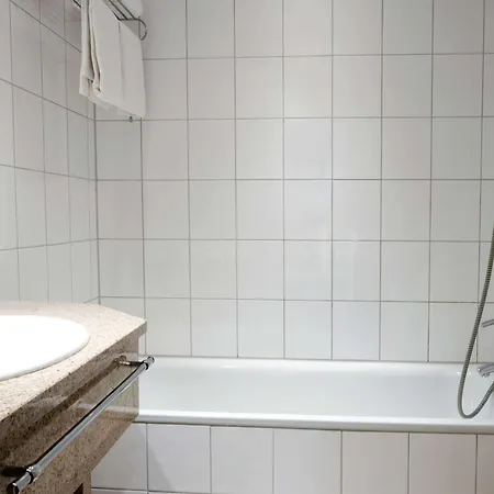 Ramada By Wyndham Duesseldorf Hotel 4*