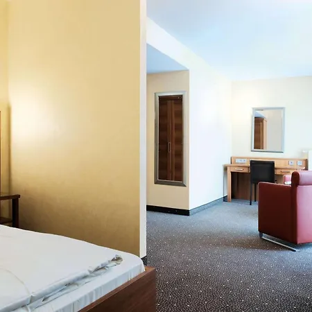 Hotel Ramada By Wyndham Duesseldorf 4*