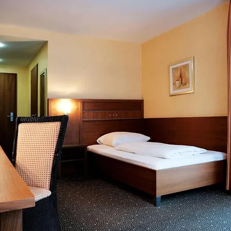 Hotel Ramada By Wyndham Duesseldorf 4*
