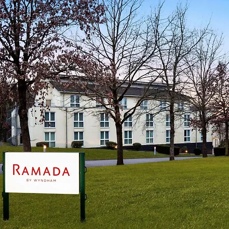 Ramada By Wyndham Duesseldorf Hotel 4*