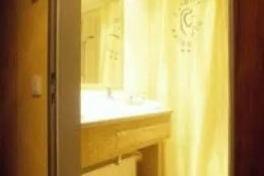 Ramada By Wyndham Duesseldorf Hotel 4*