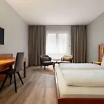 Ramada By Wyndham Duesseldorf 호텔
