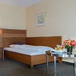호텔 Ramada By Wyndham Duesseldorf 라팅겐