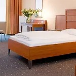 Ramada By Wyndham Duesseldorf 라팅겐