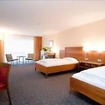 호텔 Ramada By Wyndham Duesseldorf 4*