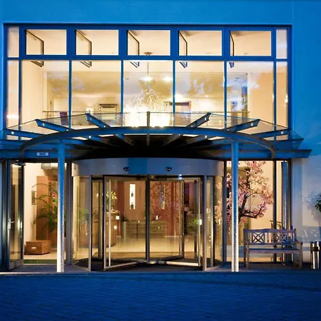 Ramada By Wyndham Duesseldorf 4*