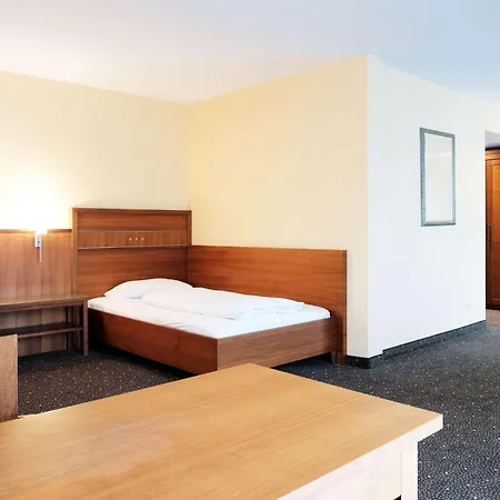 Ramada By Wyndham Duesseldorf 4*