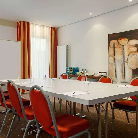 Ramada By Wyndham Duesseldorf 4*