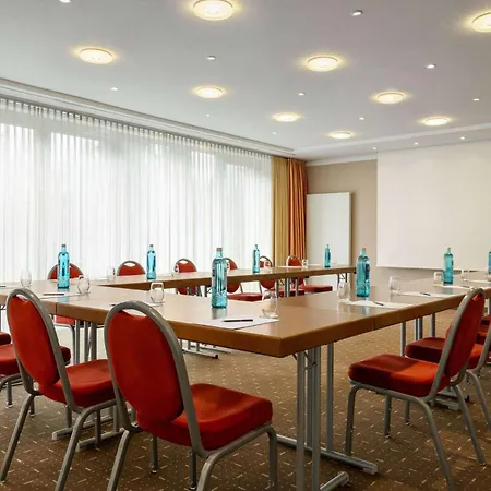 מלון Ramada By Wyndham Duesseldorf