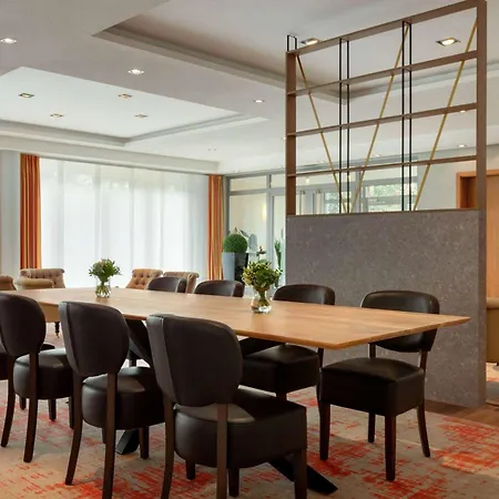 Hotel Ramada By Wyndham Duesseldorf 4*