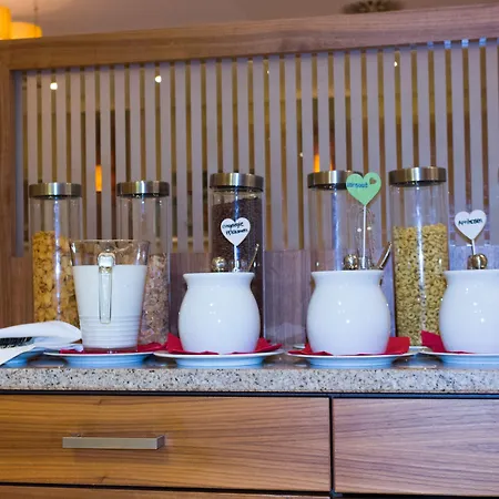 Hotel Ramada By Wyndham Duesseldorf 4*