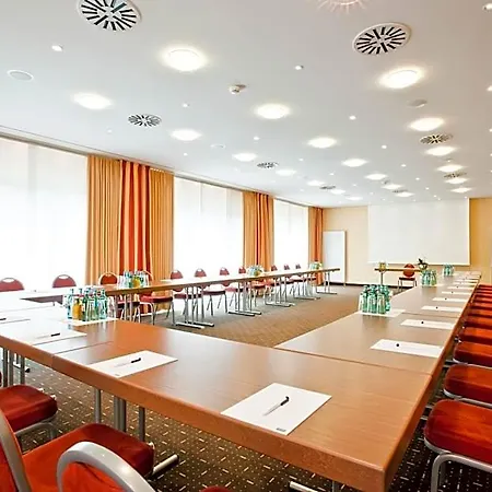 فندق Ramada By Wyndham Duesseldorf راتينغن