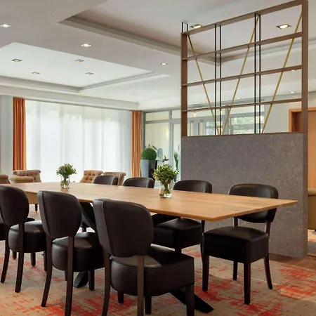 Ramada By Wyndham Duesseldorf Hotel 4*