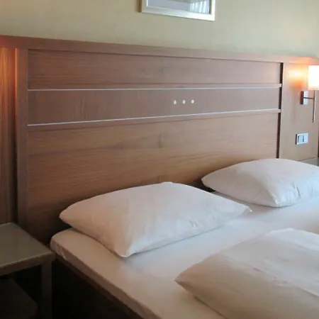 Ramada By Wyndham Duesseldorf راتينغن