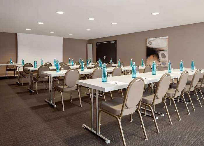 Ramada By Wyndham Duesseldorf מלון 4*