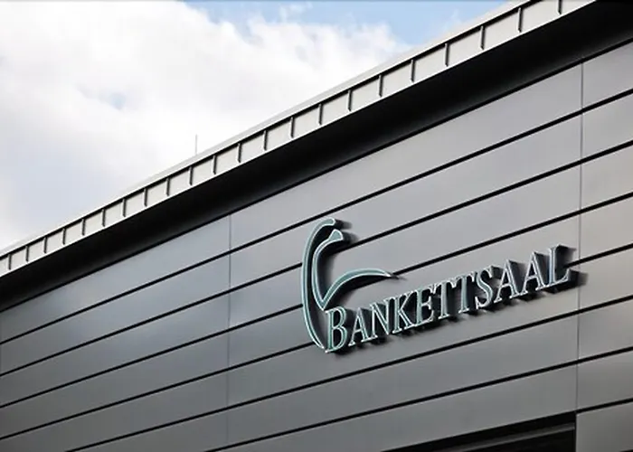 Ramada By Wyndham Duesseldorf Hotel 4*