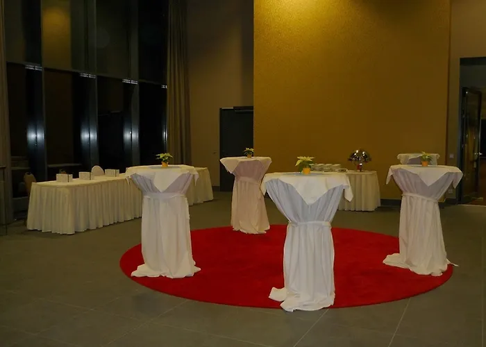 Hotel Ramada By Wyndham Duesseldorf 4*