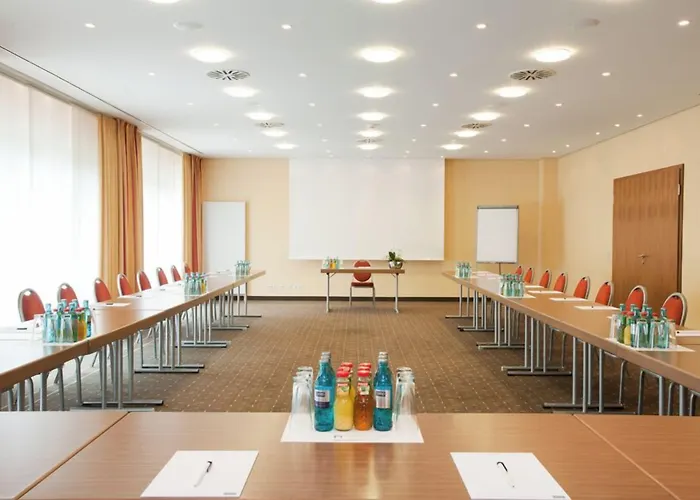 Hotel Ramada By Wyndham Duesseldorf 4*