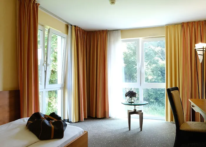 מלון Ramada By Wyndham Duesseldorf 4*